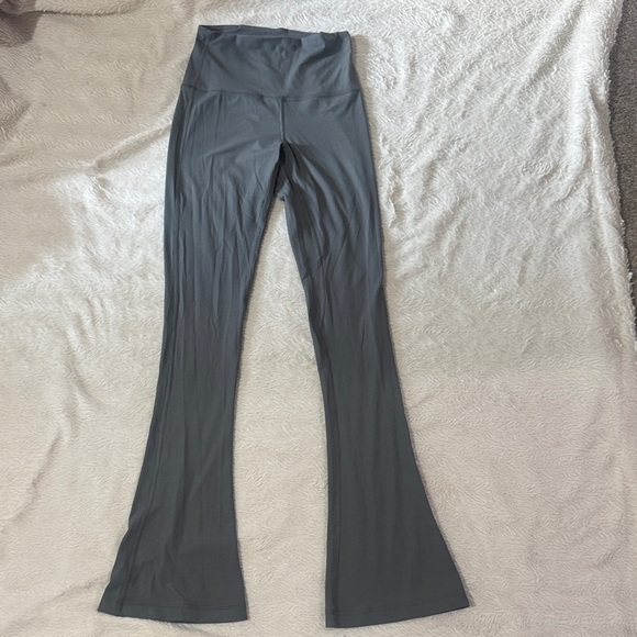 lululemon athletica Gray Ribbed Mini Flared Leggings - Picture 1 of 3
